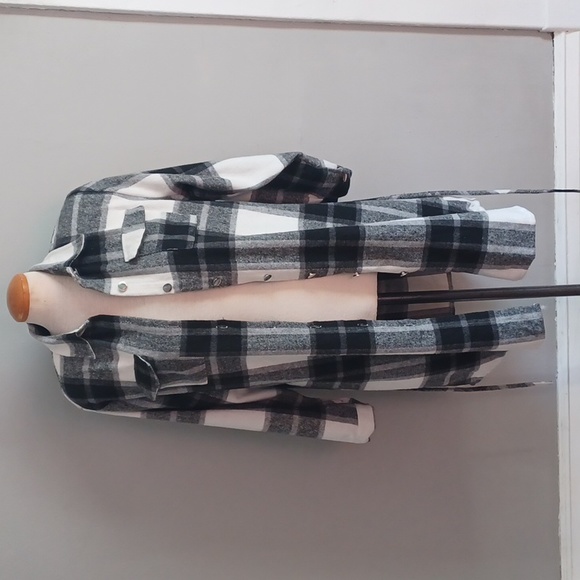 Black plaid flannel Jacket/dress/shirt size XL - Picture 10 of 11